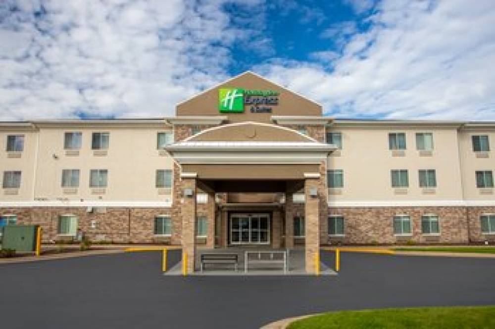 Holiday Inn Express & Suites CLINTON 1