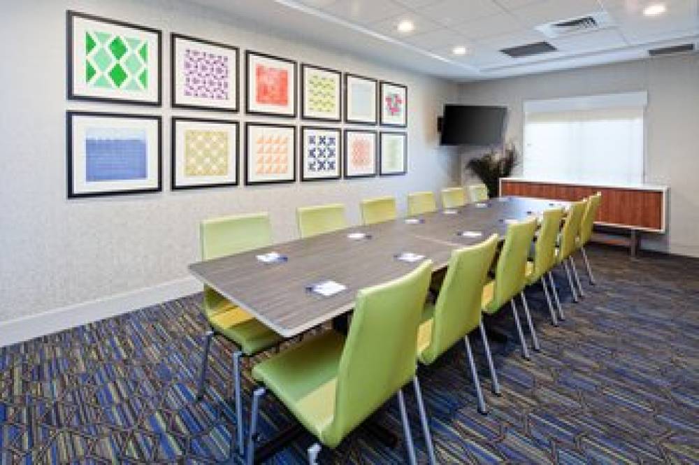 Holiday Inn Express & Suites CLOVIS-FRESNO AREA 5