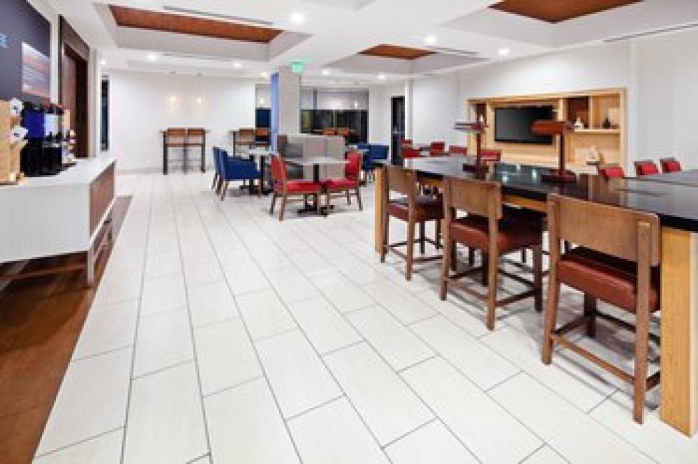 Holiday Inn Express & Suites CLOVIS-FRESNO AREA 2