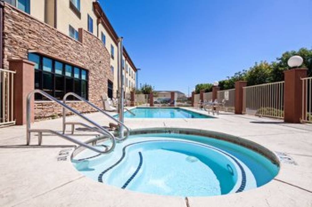 Holiday Inn Express & Suites CLOVIS-FRESNO AREA 8