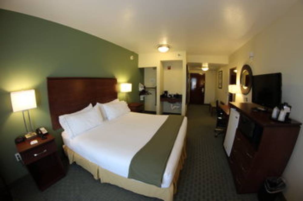 Holiday Inn Express & Suites COCOA 6