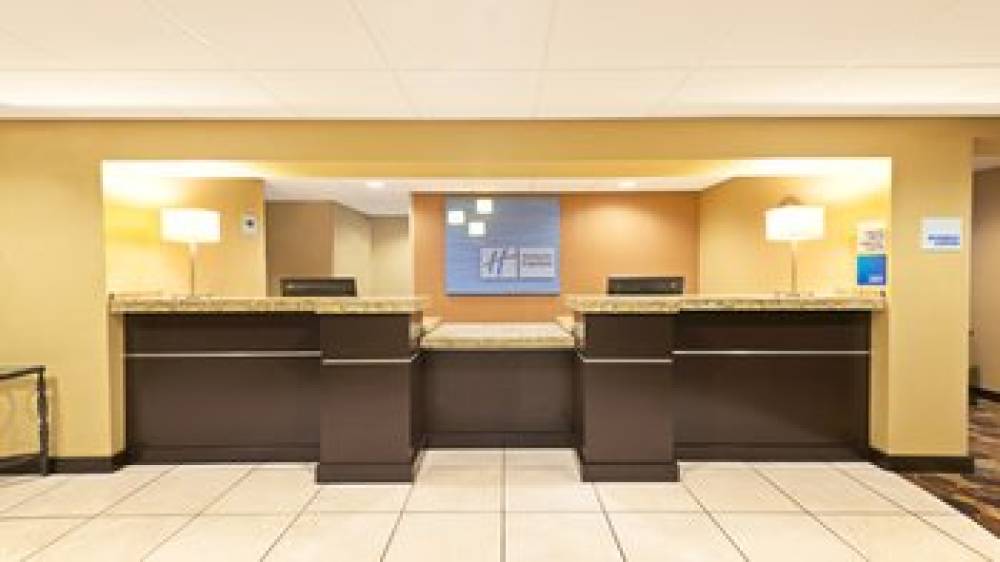 Holiday Inn Express & Suites COLBY 5