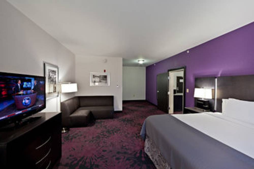 Holiday Inn Express & Suites COLUMBUS - POLARIS PARKWAY 9