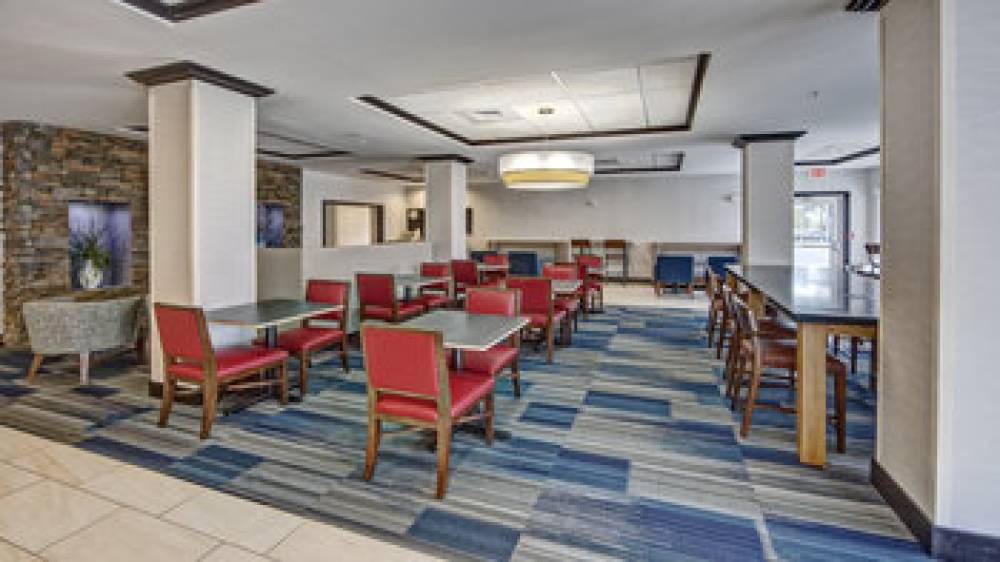 Holiday Inn Express & Suites COOKEVILLE 9