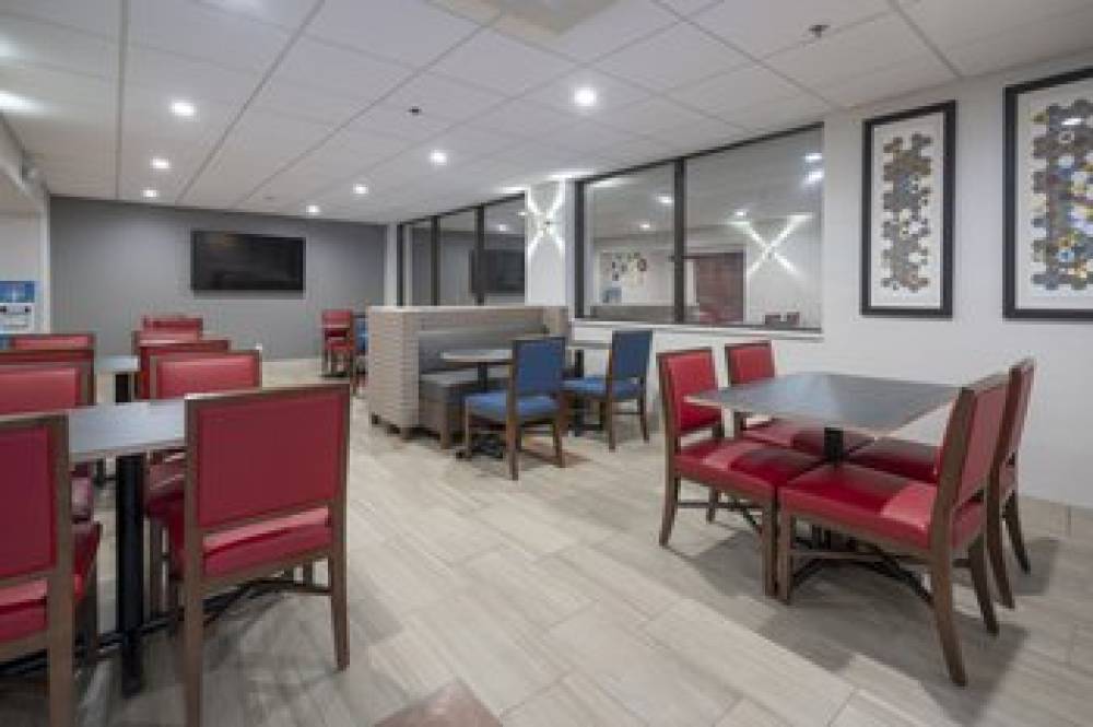 Holiday Inn Express & Suites COON RAPIDS-BLAINE AREA 10