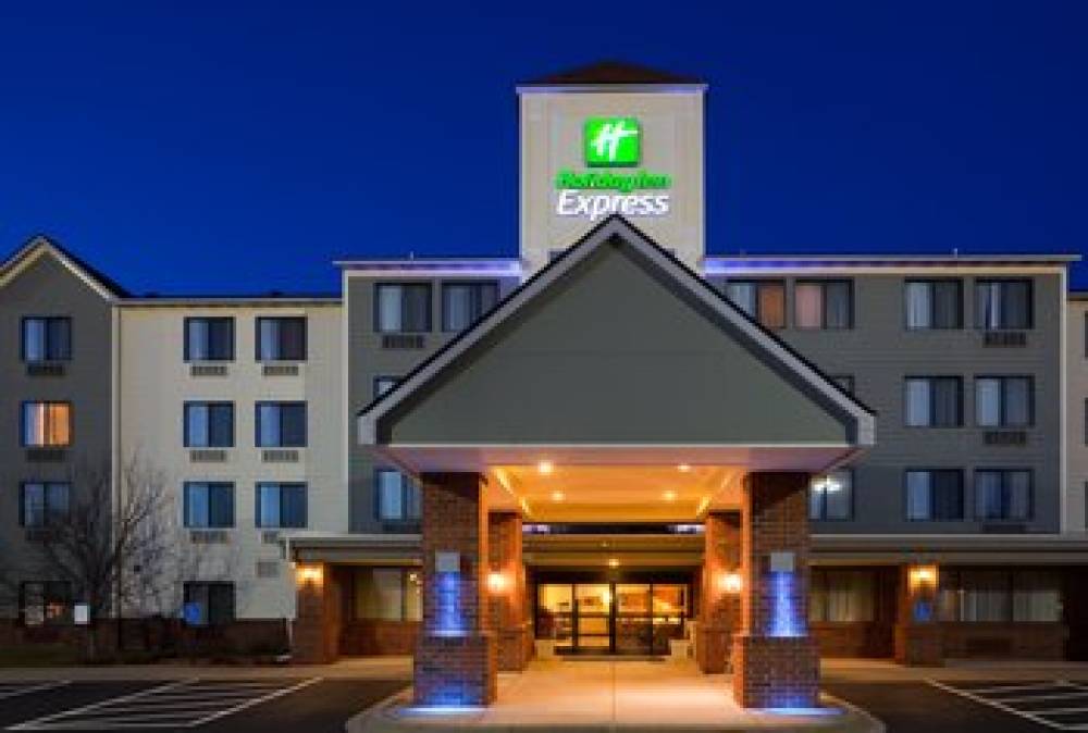 Holiday Inn Express & Suites COON RAPIDS-BLAINE AREA 2