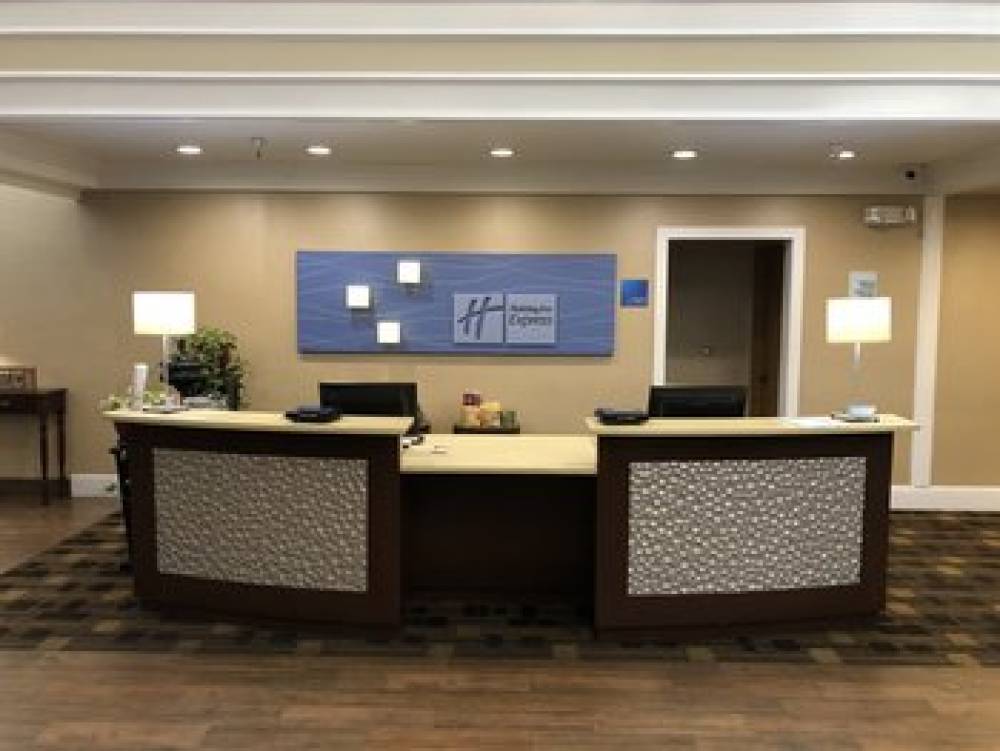 Holiday Inn Express & Suites CORNING 8