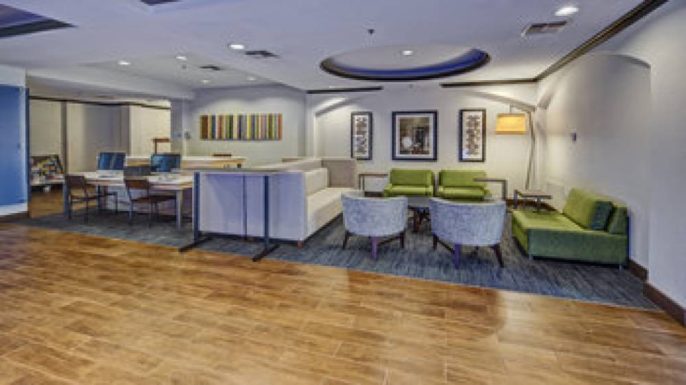 Holiday Inn Express & Suites CORSICANA I-45 4