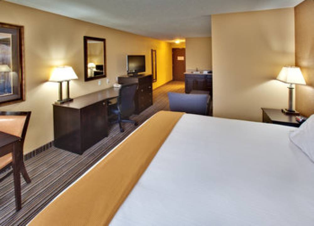 Holiday Inn Express & Suites COUNCIL BLUFFS - CONV CTR AREA 8