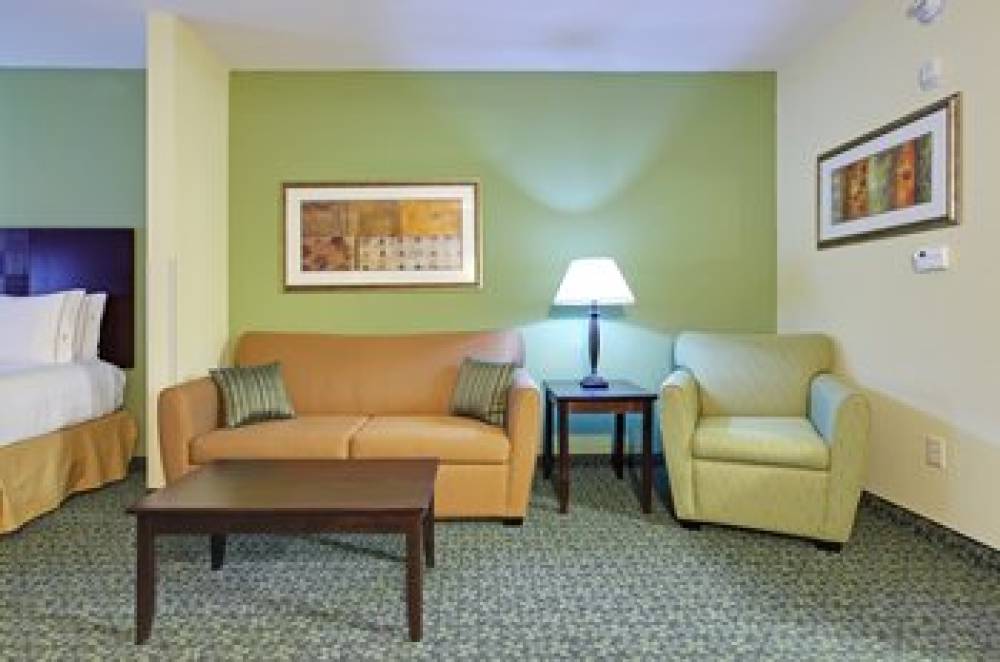 Holiday Inn Express & Suites COVINGTON 7