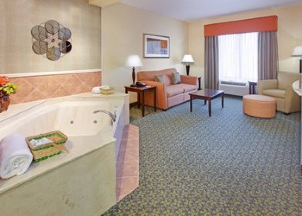 Holiday Inn Express & Suites COVINGTON 9