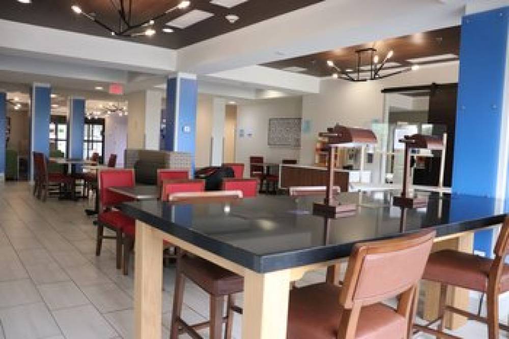 Holiday Inn Express & Suites CRAWFORDSVILLE 5