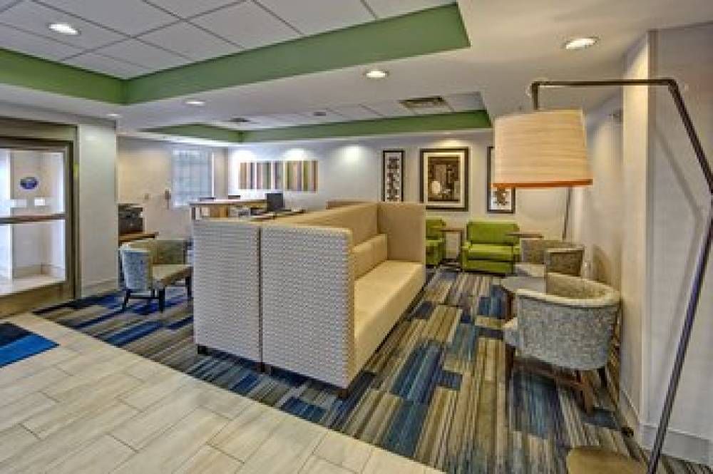 Holiday Inn Express & Suites CROSSVILLE 8