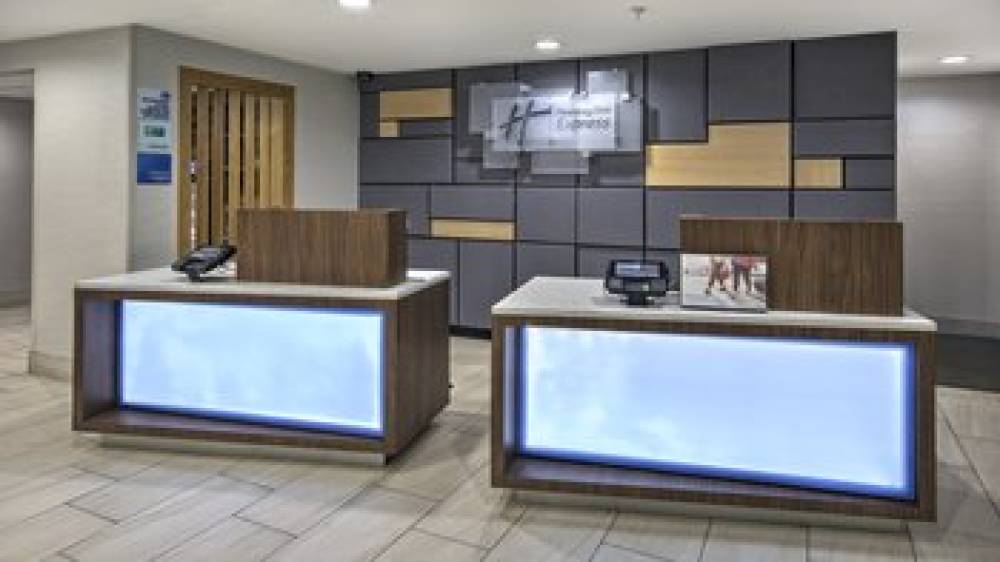 Holiday Inn Express & Suites CROSSVILLE 4