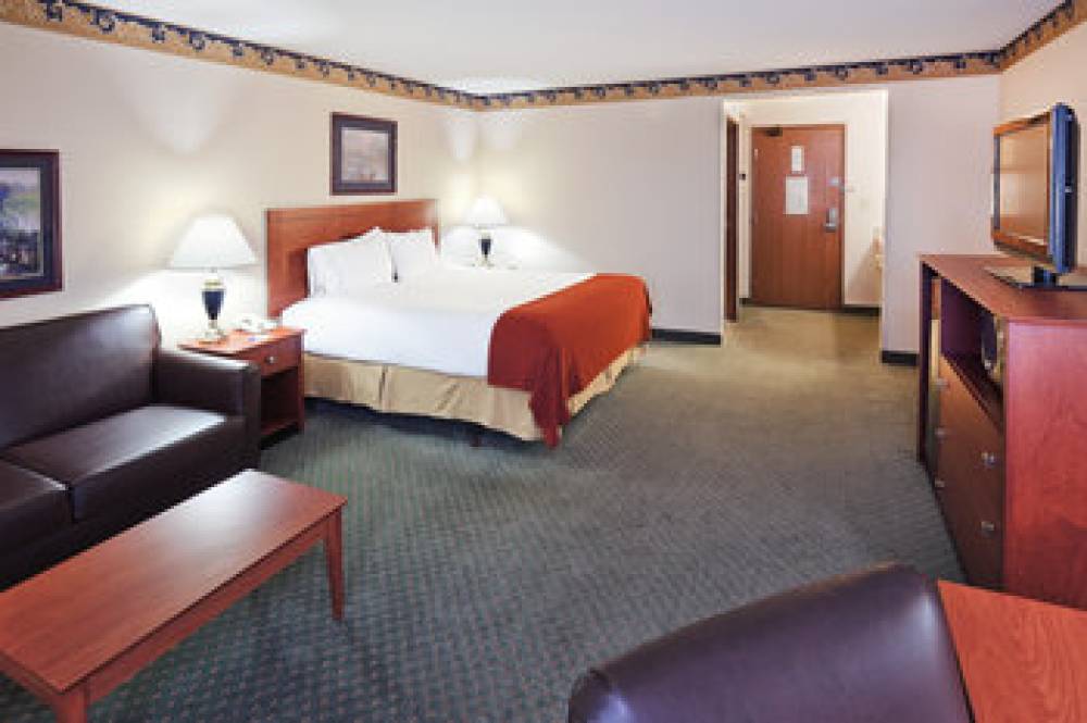 Holiday Inn Express & Suites DALLAS LEWISVILLE 3