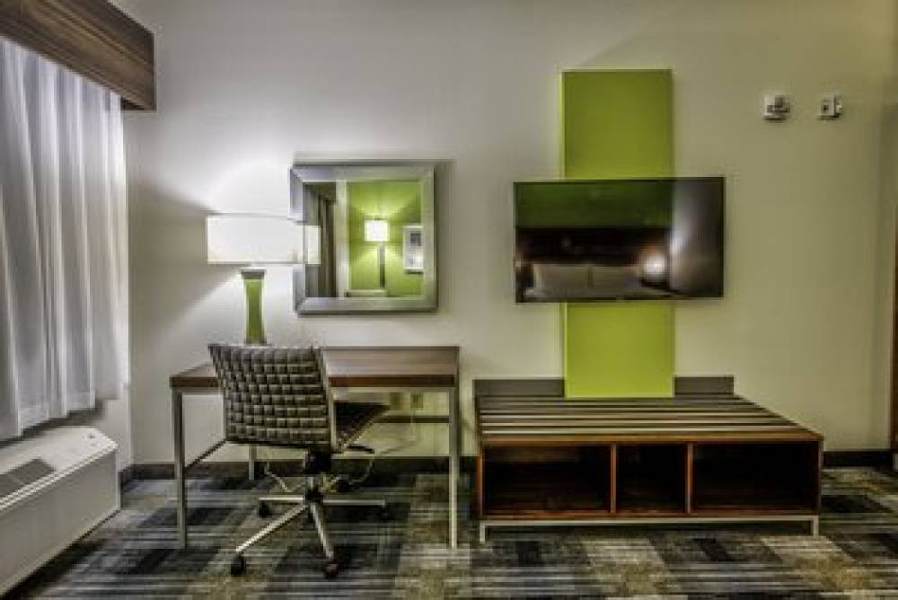 Holiday Inn Express & Suites DALLAS NW - FARMERS BRANCH 10