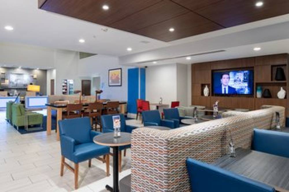 Holiday Inn Express & Suites Dallas South Desoto