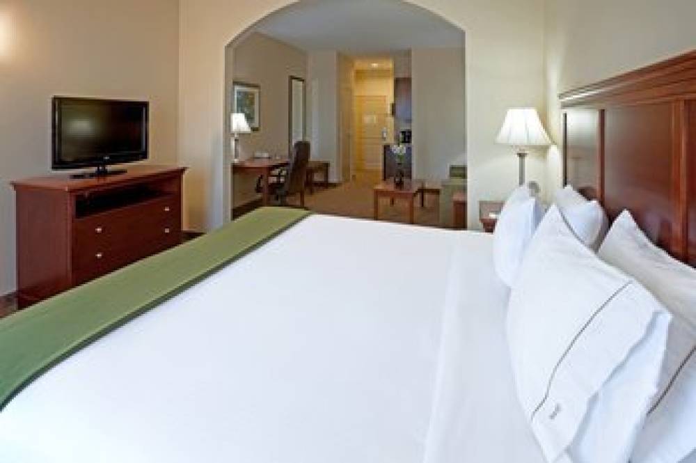 Holiday Inn Express & Suites DALLAS SOUTHWEST-CEDAR HILL 4