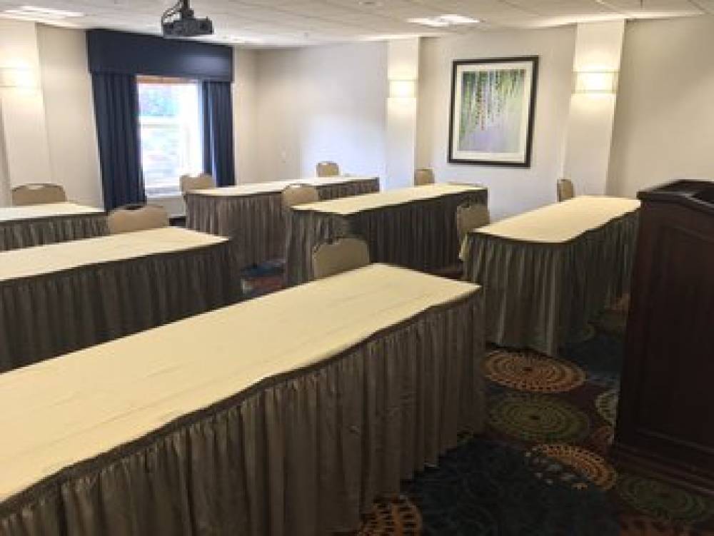 Holiday Inn Express & Suites DANBURY - I-84 4