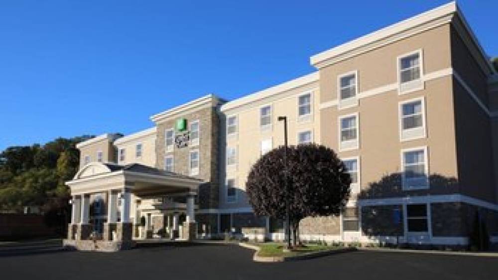 Holiday Inn Express & Suites DANBURY - I-84 1