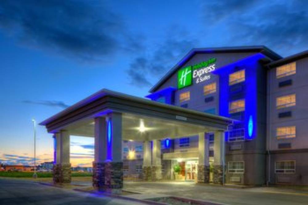 Holiday Inn Express & Suites DAWSON CREEK 1