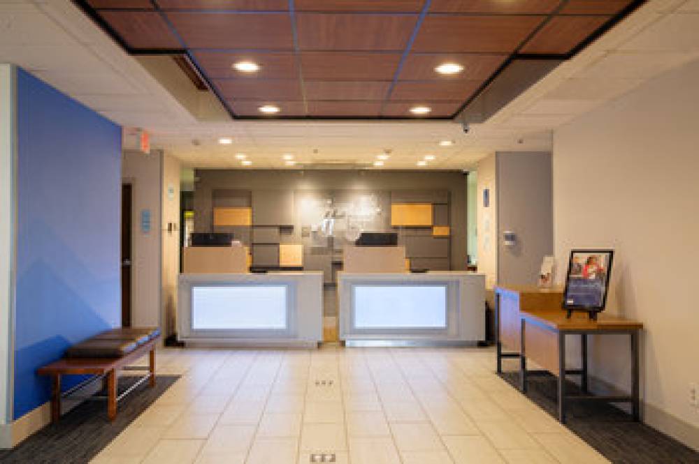 Holiday Inn Express & Suites DAYTON-HUBER HEIGHTS 9