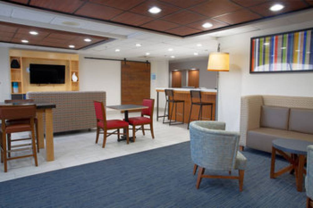 Holiday Inn Express & Suites DAYTON-HUBER HEIGHTS 4