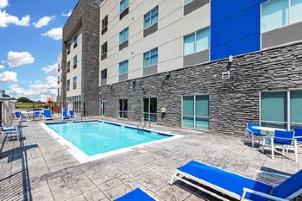 Holiday Inn Express & Suites DENTON - SANGER 7