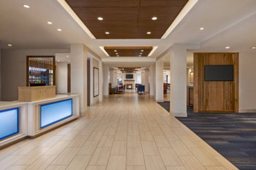 Holiday Inn Express & Suites DENVER AIRPORT 6