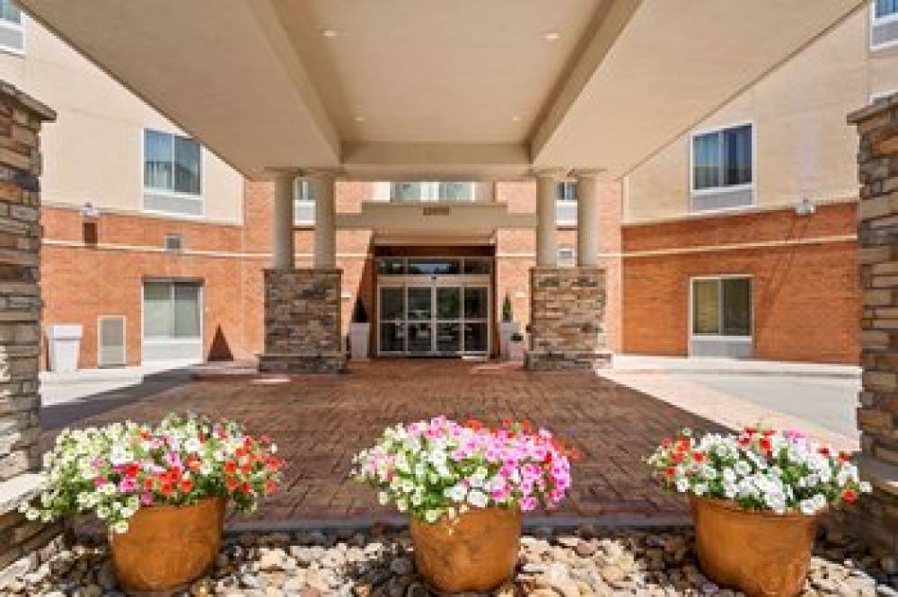 Holiday Inn Express & Suites Denver North Thornton