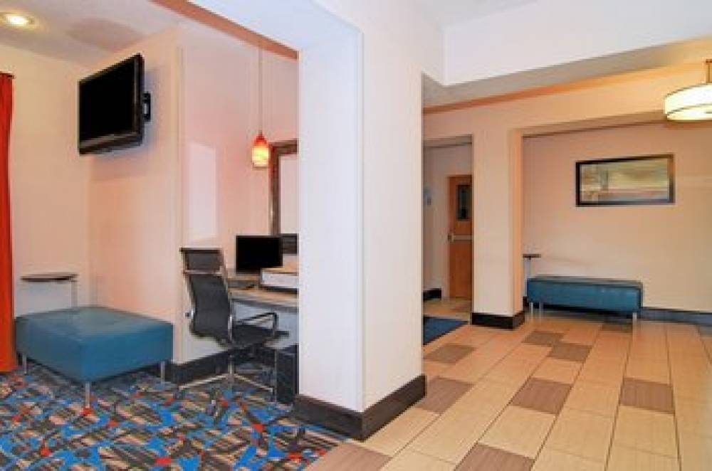 Holiday Inn Express & Suites DESTIN E - COMMONS MALL AREA 2