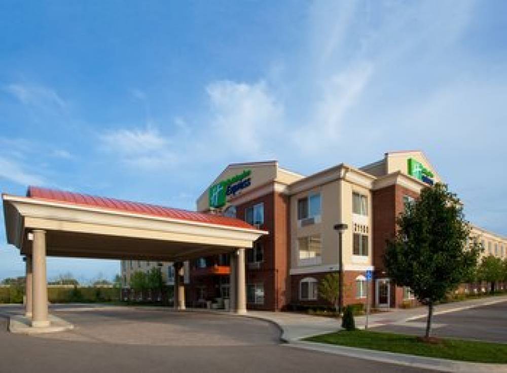 Holiday Inn Express & Suites DETROIT - FARMINGTON HILLS 1