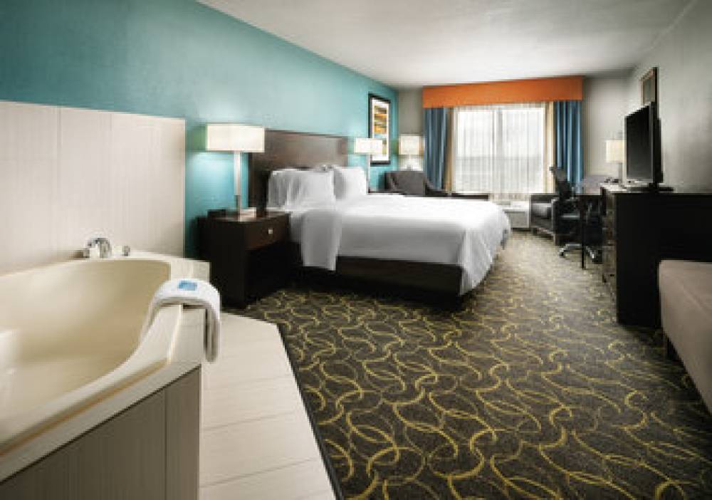 Holiday Inn Express & Suites DFW AIRPORT - GRAPEVINE 6