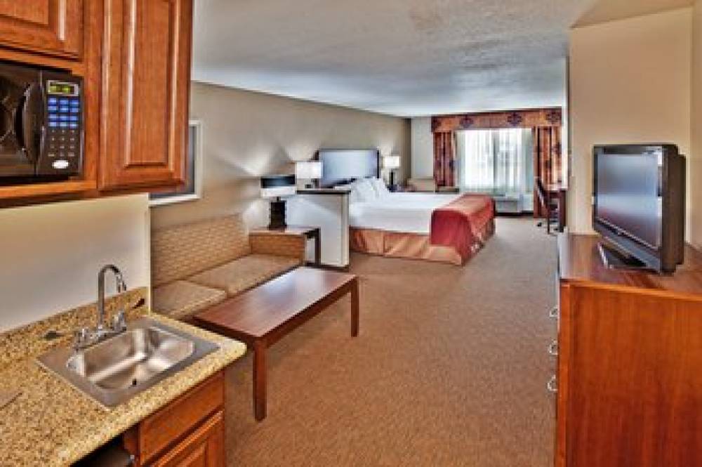 Holiday Inn Express & Suites DUBUQUE-WEST 6