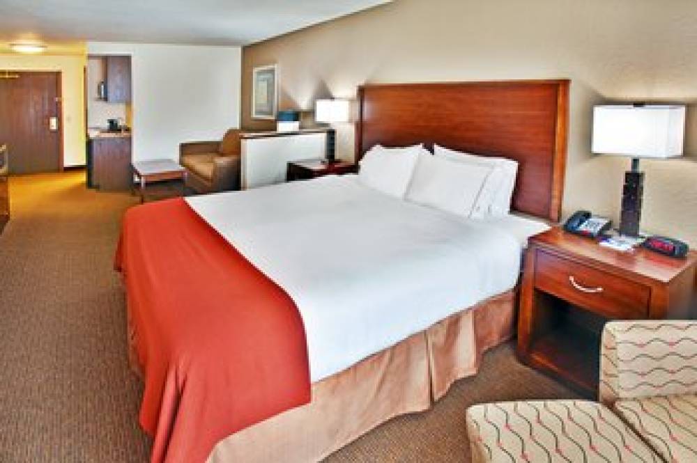 Holiday Inn Express & Suites DUBUQUE-WEST 8