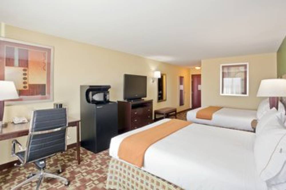 Holiday Inn Express & Suites DUMAS 5