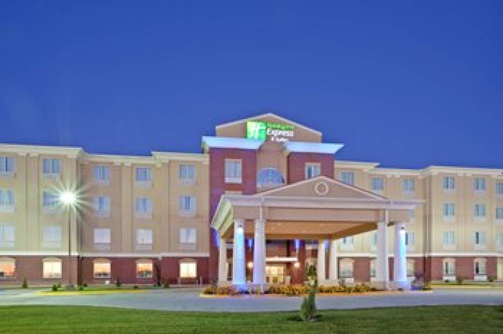 Holiday Inn Express & Suites DUMAS 1