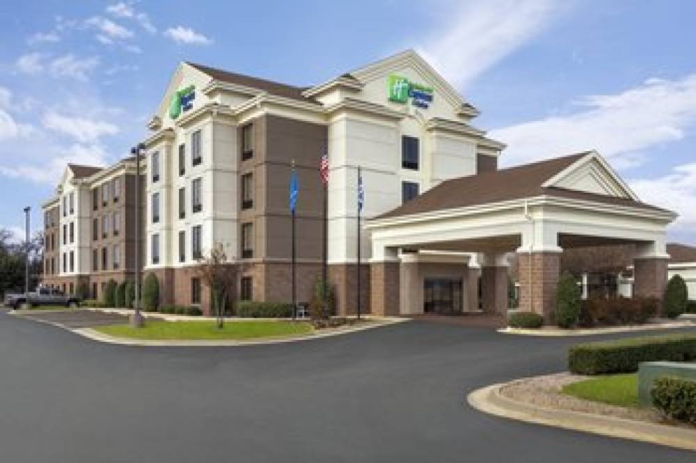 Holiday Inn Express & Suites DURANT 1