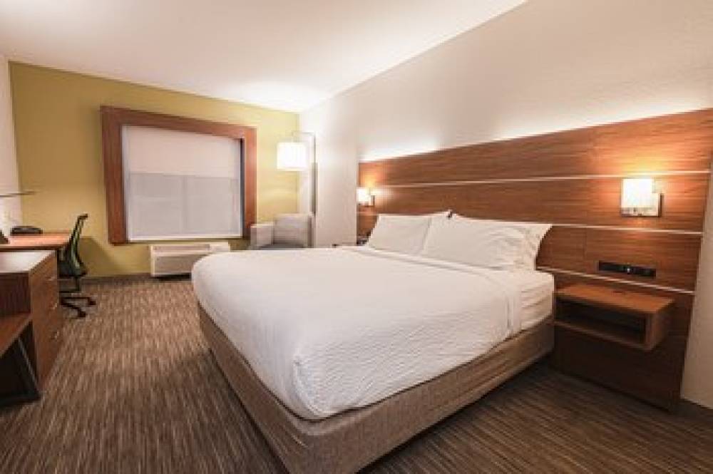 Holiday Inn Express & Suites EAST LANSING 4