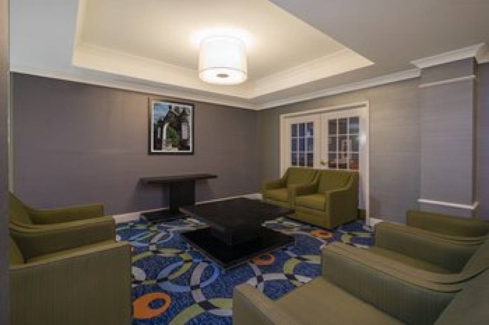 Holiday Inn Express & Suites EASTON 6