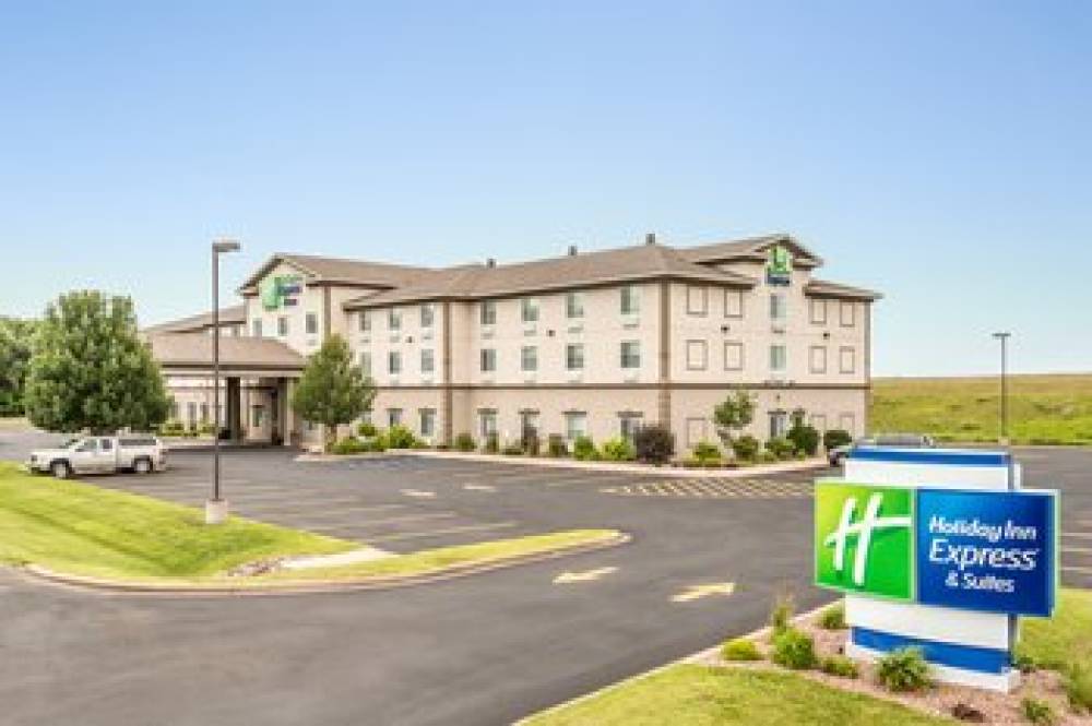 Holiday Inn Express & Suites EAU CLAIRE NORTH 7