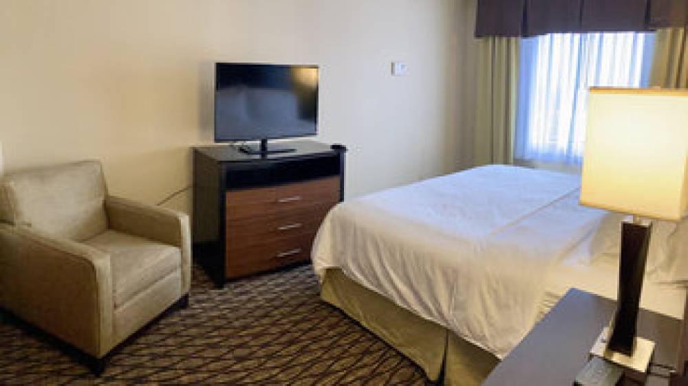 Holiday Inn Express & Suites EDMOND 7