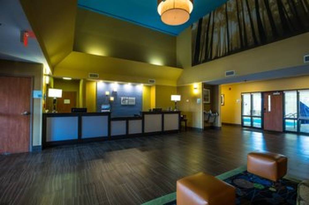 Holiday Inn Express & Suites EDMOND 5