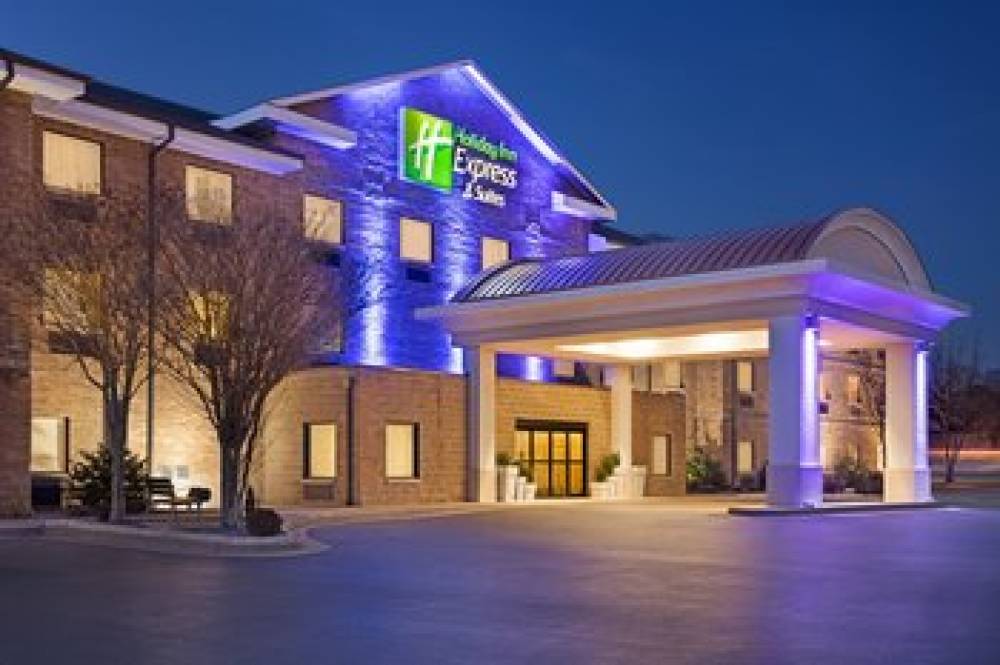 Holiday Inn Express & Suites EDMOND 1