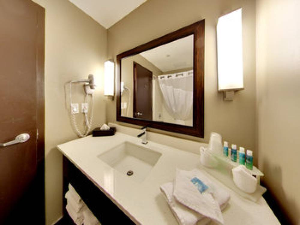 Holiday Inn Express & Suites Edmonton International Airport