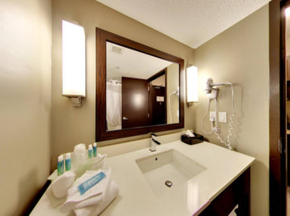 Holiday Inn Express & Suites EDMONTON-INTERNATIONAL AIRPORT 4