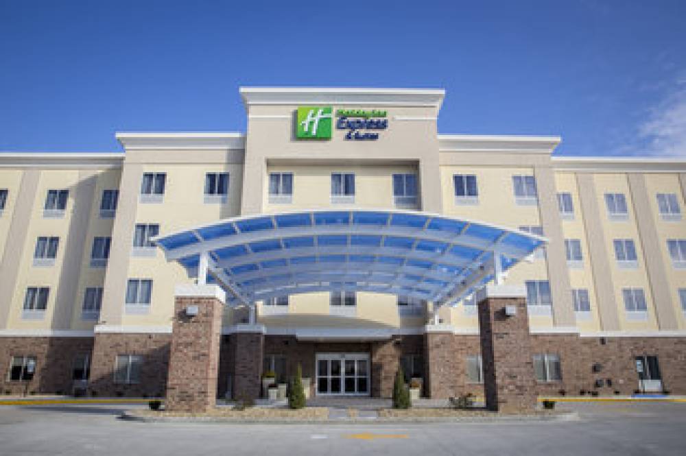 Holiday Inn Express & Suites EDWARDSVILLE 1