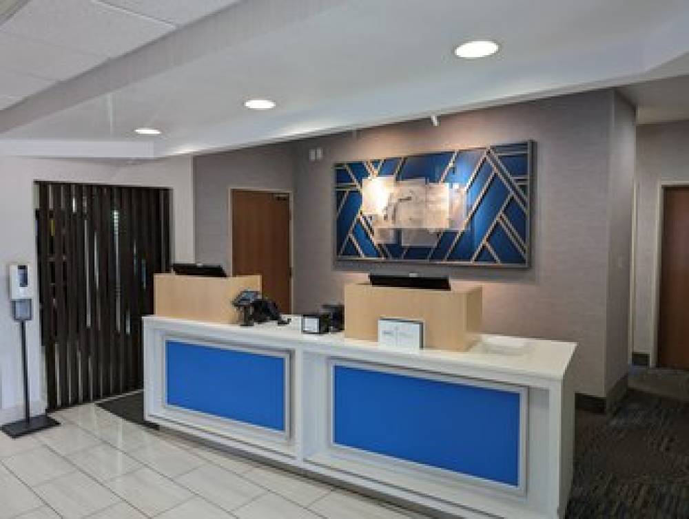 Holiday Inn Express & Suites EL DORADO 4