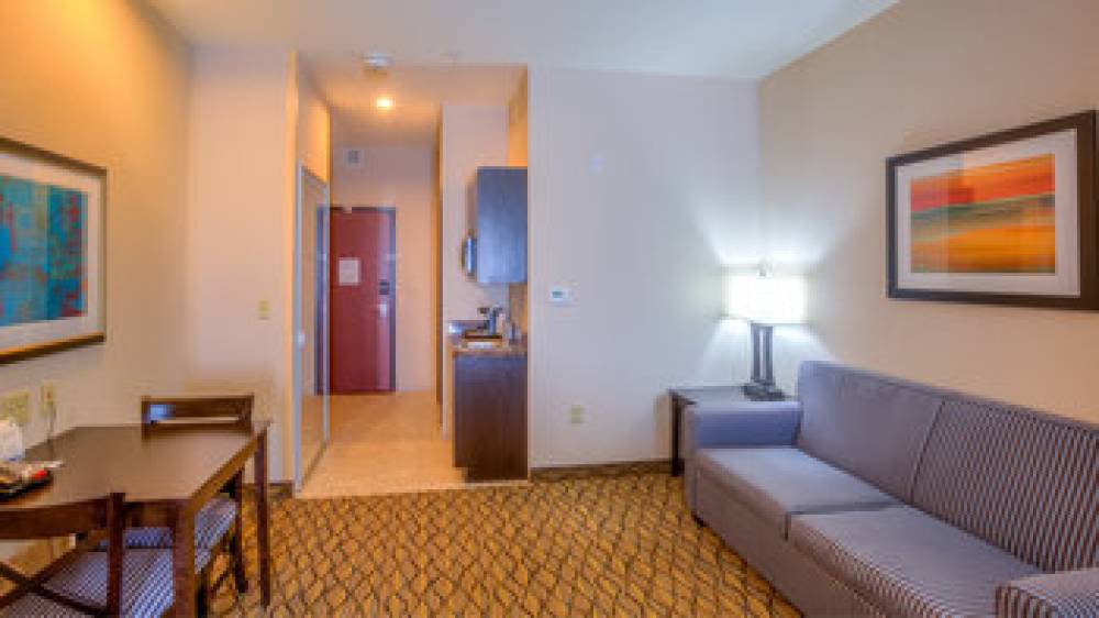 Holiday Inn Express & Suites ELK CITY 3