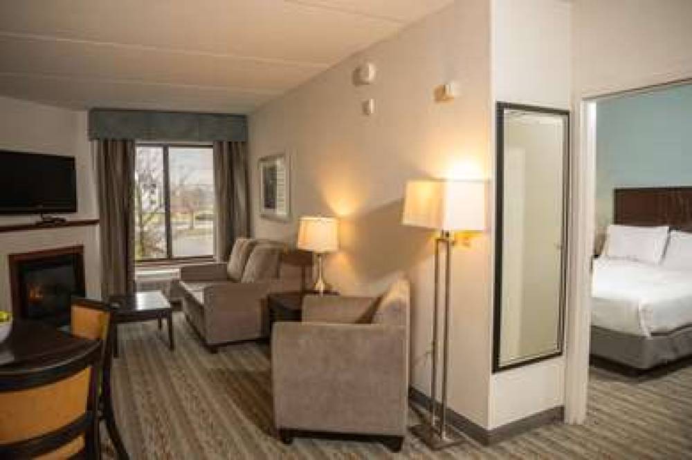 Holiday Inn Express & Suites ERIE (SUMMIT TOWNSHIP) 5